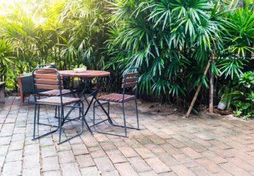 mesas y sillas de jardín